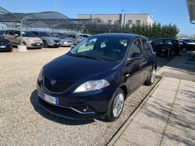 Lancia Ypsilon 1.2 69 CV 5 porte Platinum