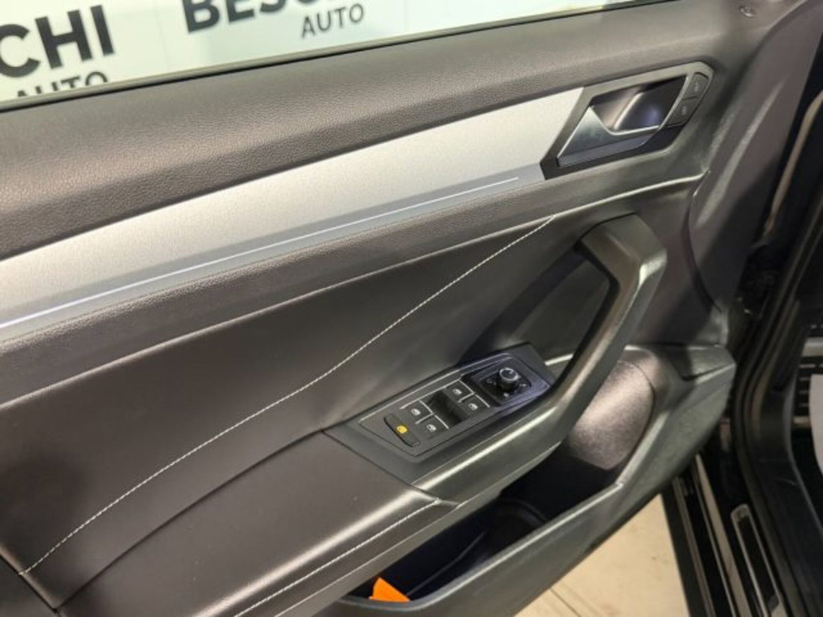 Volkswagen T-Roc 2.0 TDI SCR 150 CV DSG Sport BlueMotion Technology (12)