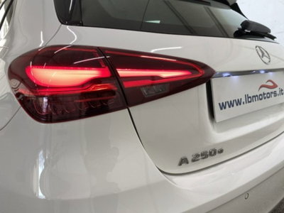 Mercedes-Benz Classe A Sedan 200 AMG Line Premium Plus auto (17)