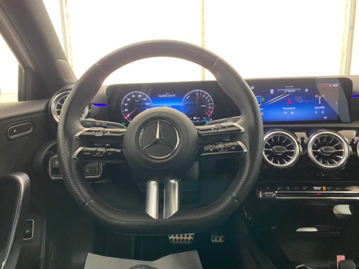 Mercedes-Benz Classe A Sedan 200 AMG Line Premium Plus auto (7)