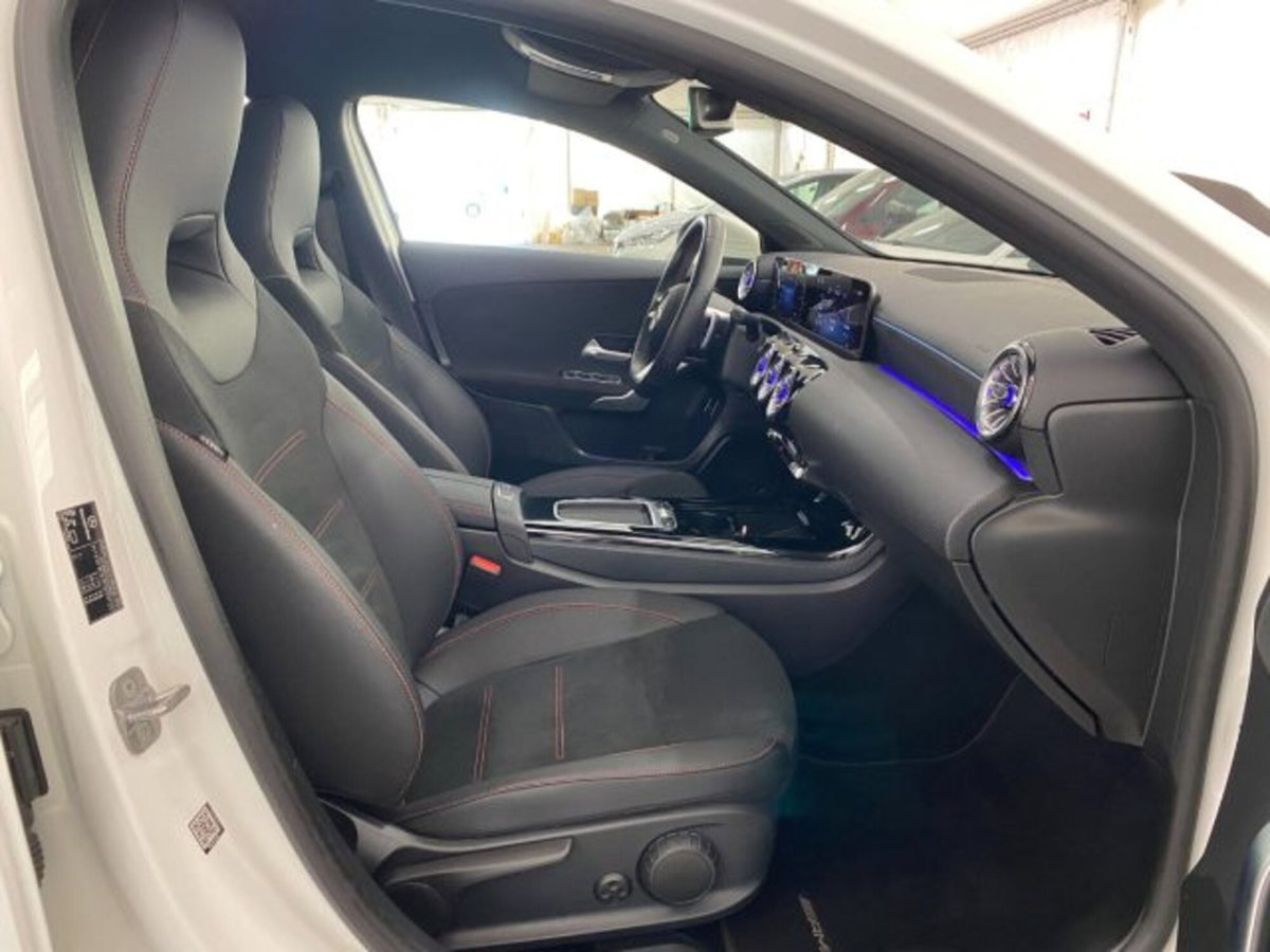 Mercedes-Benz Classe A Sedan 200 AMG Line Premium Plus auto (9)