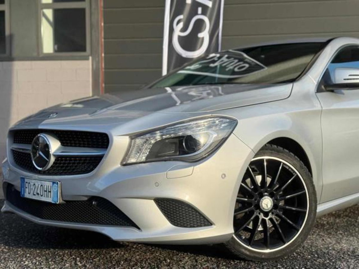 Mercedes-Benz CLA Shooting Brake 200 d Automatic Premium (3)