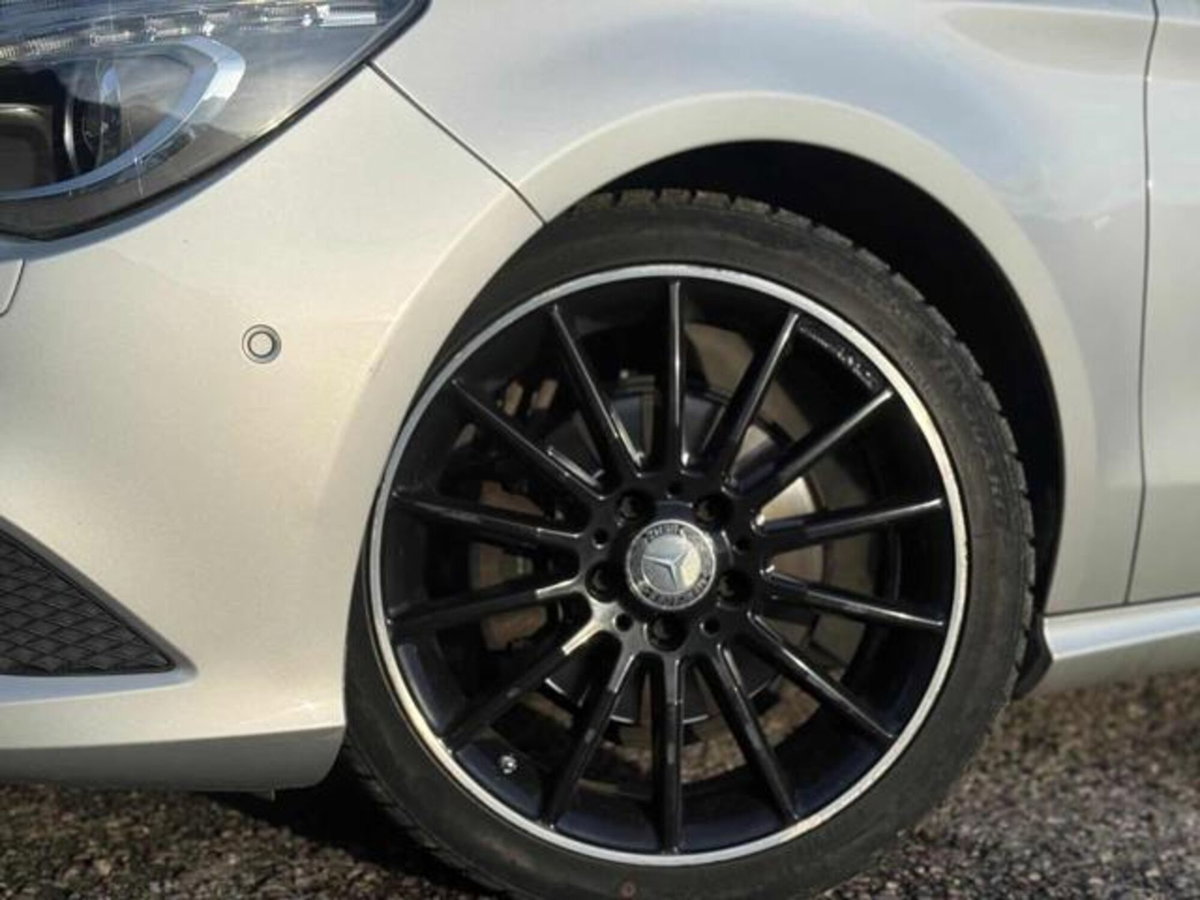 Mercedes-Benz CLA Shooting Brake 200 d Automatic Premium (5)