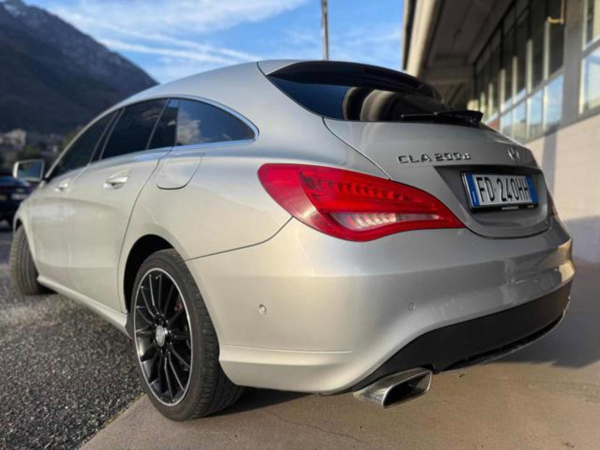 Mercedes-Benz CLA Shooting Brake 200 d Automatic Premium (6)