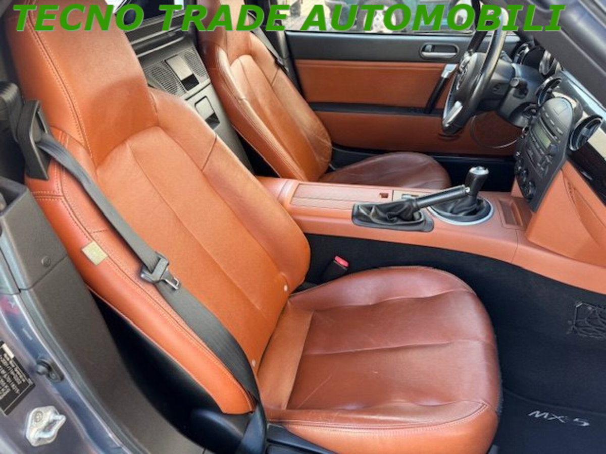 Mazda MX-5 Roadster 2.0L 16V Wind (9)