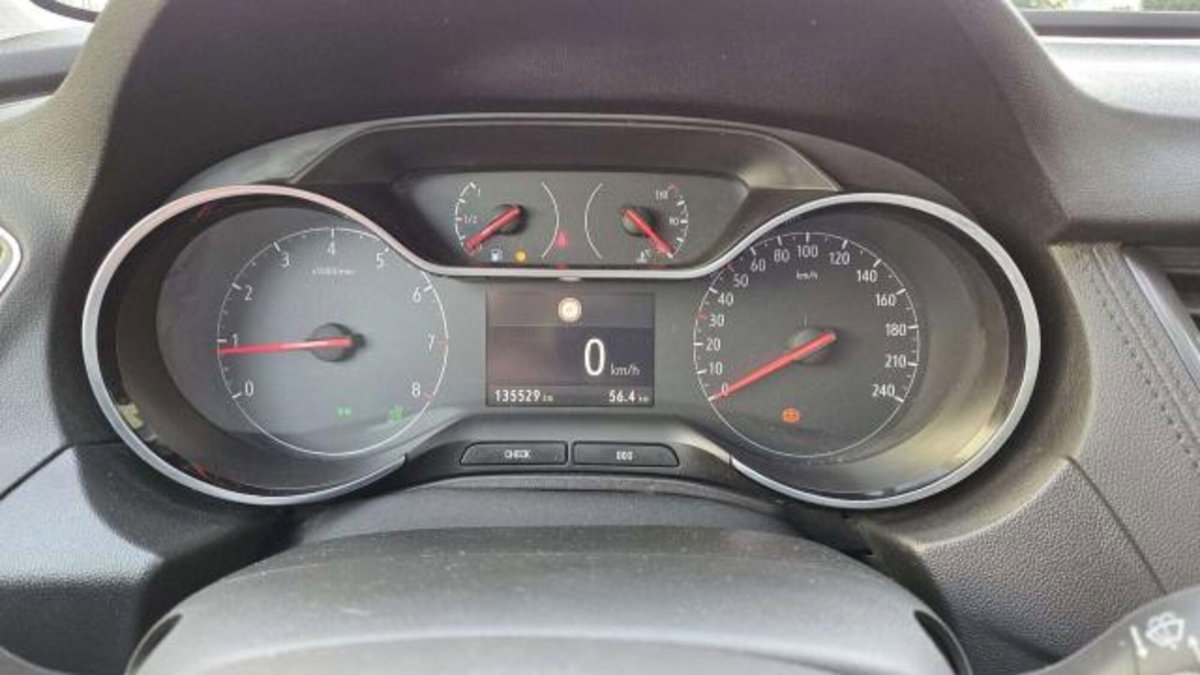 Opel Grandland X 1.5 diesel Ecotec Start&Stop Elegance (14)