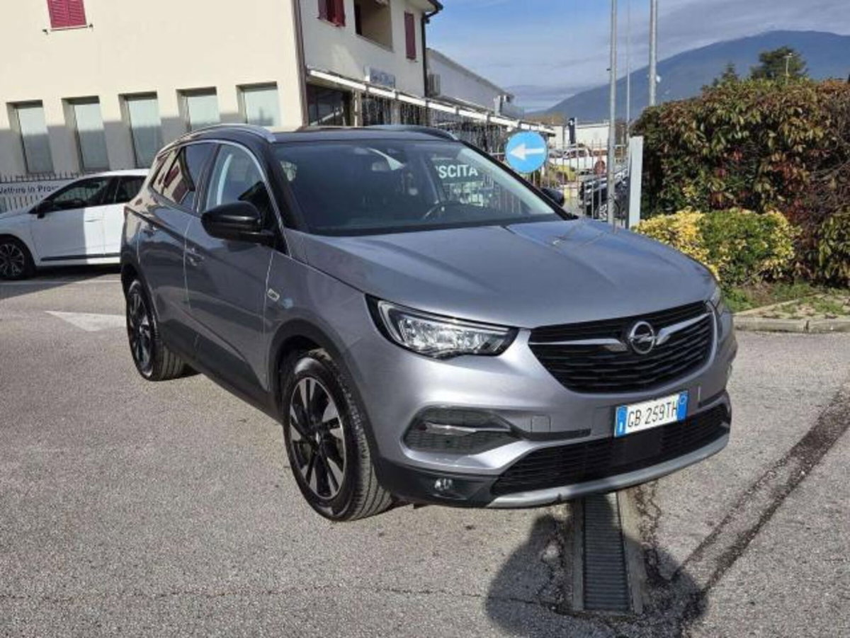 Opel Grandland X 1.5 diesel Ecotec Start&Stop Elegance (2)