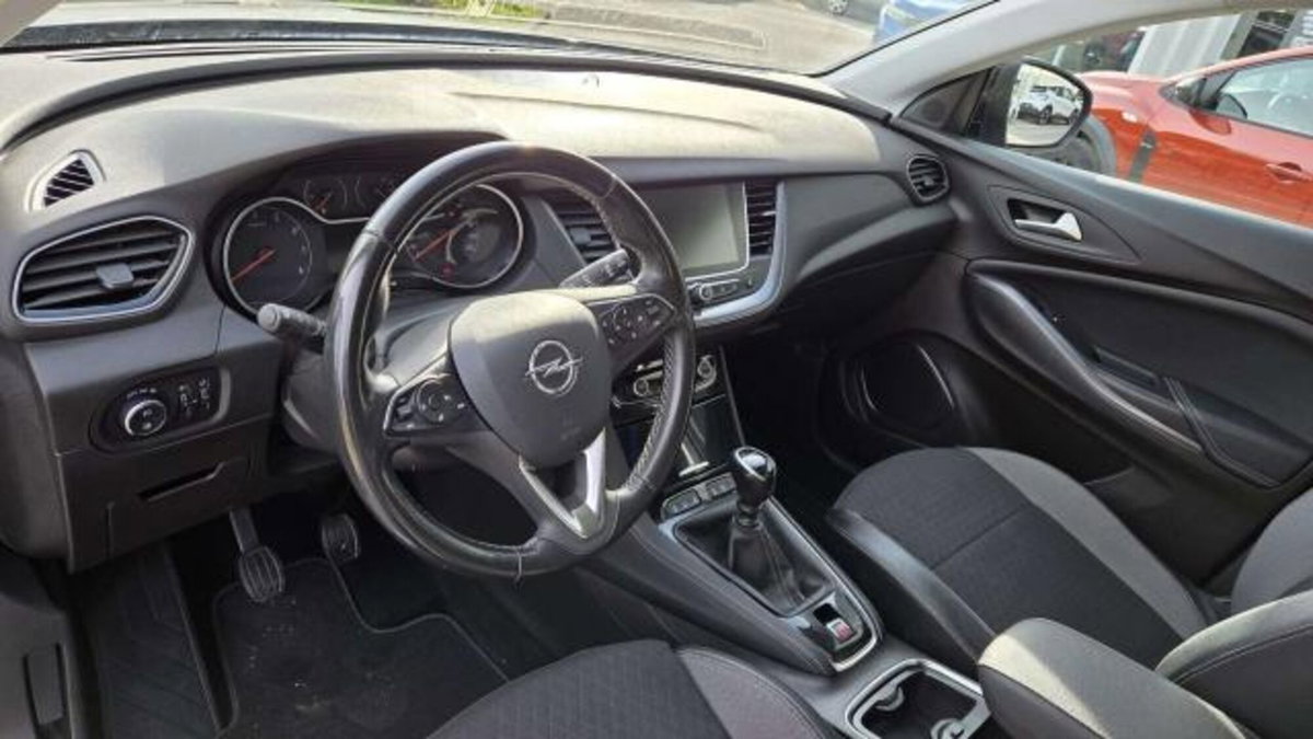 Opel Grandland X 1.5 diesel Ecotec Start&Stop Elegance (6)