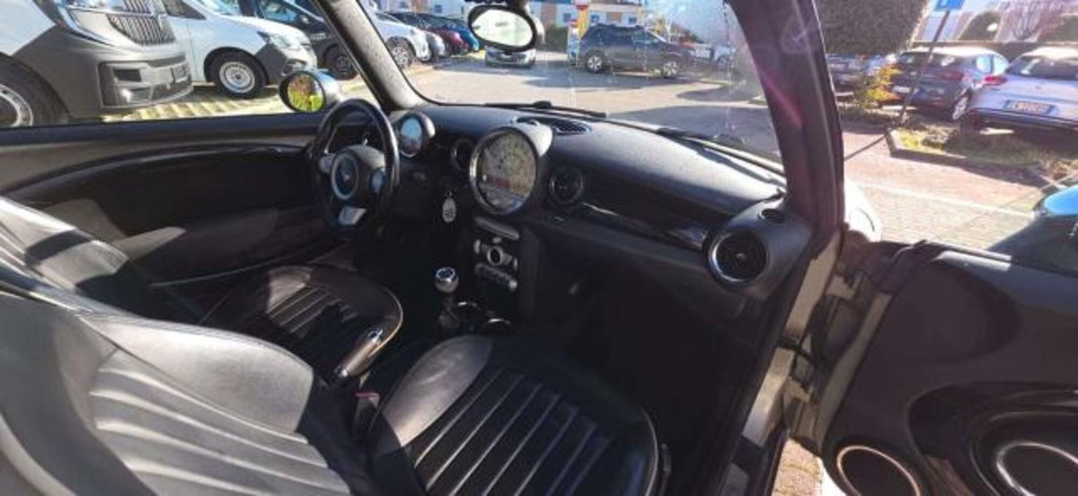 MINI Mini 1.6 16V Cooper (11)