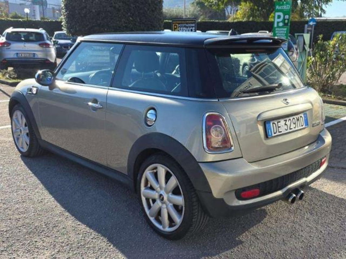 MINI Mini 1.6 16V Cooper (5)
