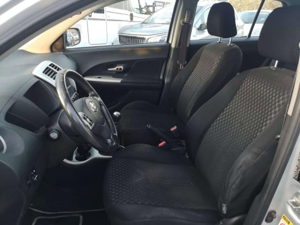 Toyota Urban Cruiser Cruiser 1.D-4D AWD (9)