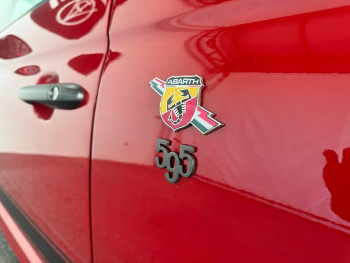 Abarth 595 595 1.4 Turbo T-Jet 160 CV Competizione (19)
