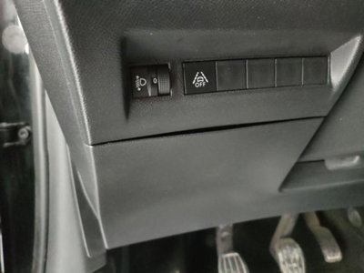 Peugeot 208 1.2 puretech Active s&s 75cv (6)