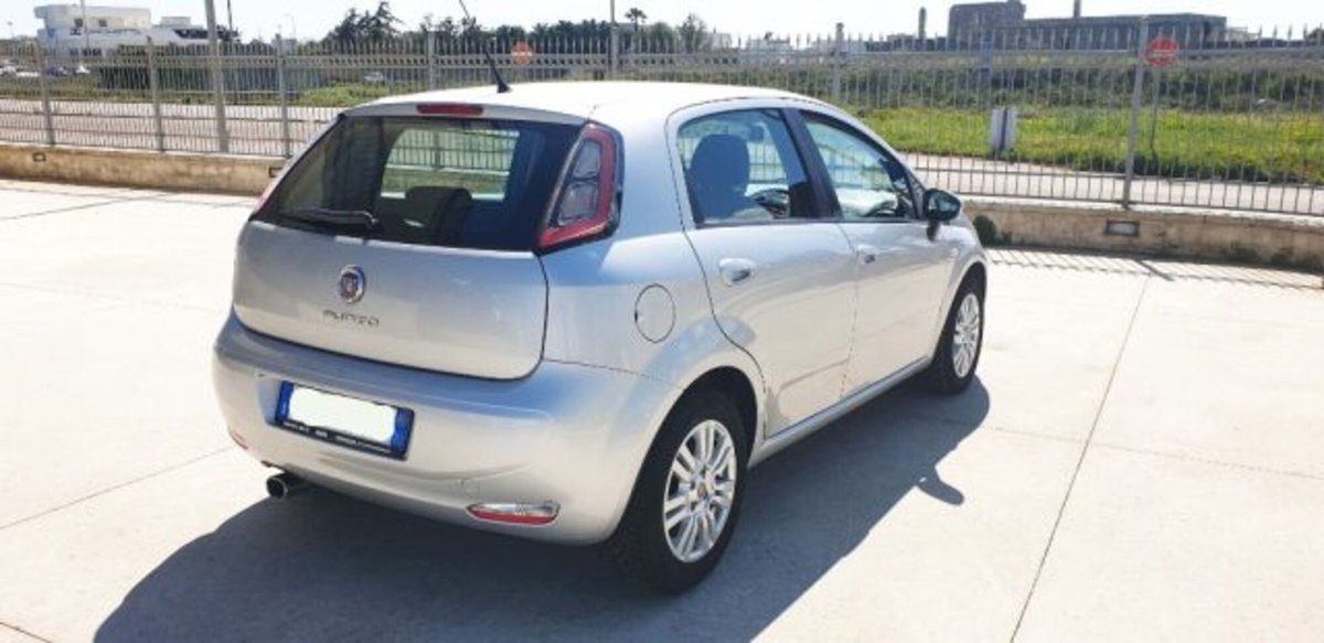 Fiat Punto 1.3 MJT II 75 CV 5 porte Lounge (4)