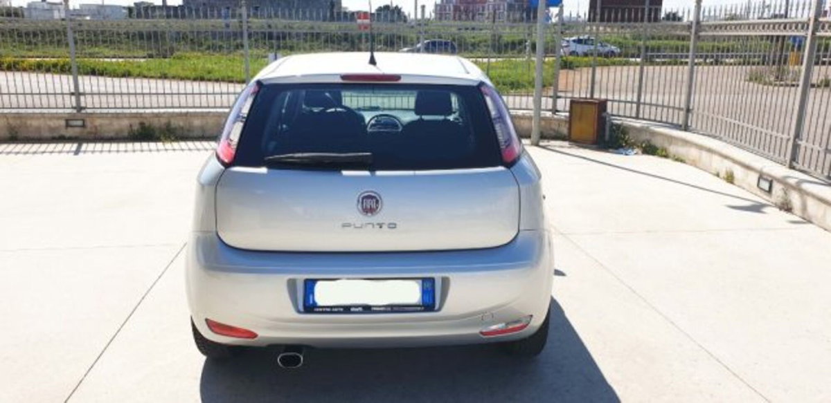 Fiat Punto 1.3 MJT II 75 CV 5 porte Lounge (5)