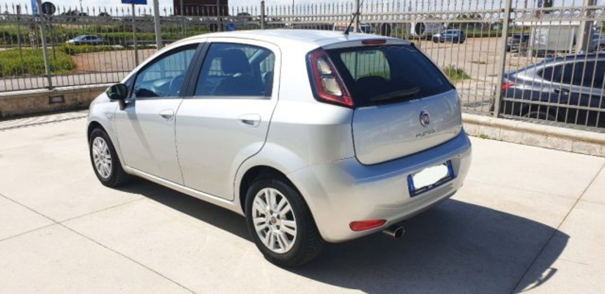Fiat Punto 1.3 MJT II 75 CV 5 porte Lounge (6)