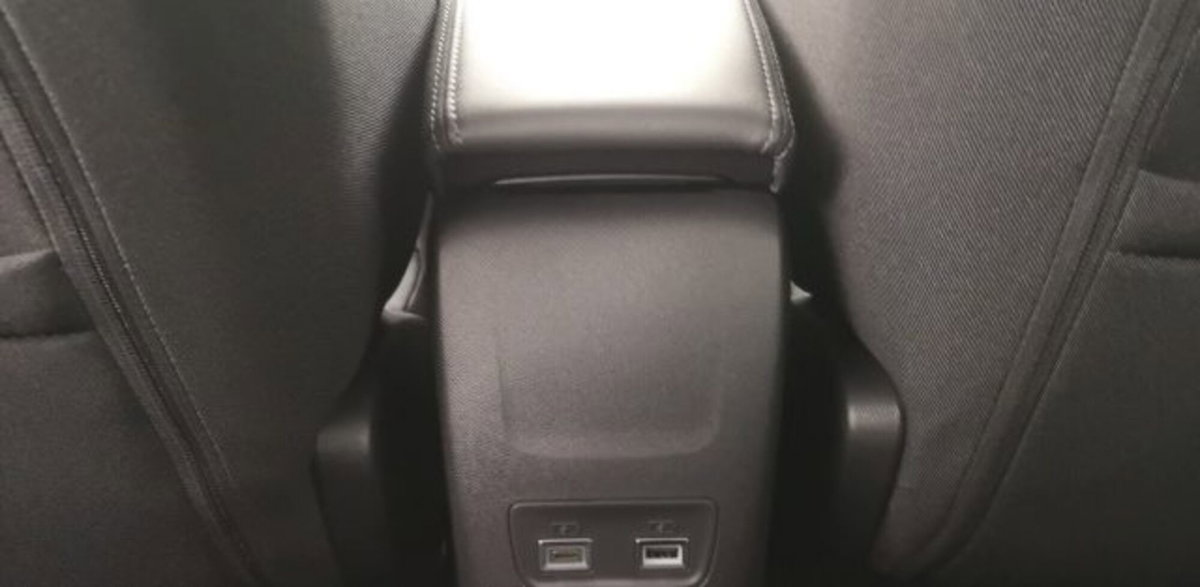 Peugeot 208 1.2 turbo Allure 100cv (11)
