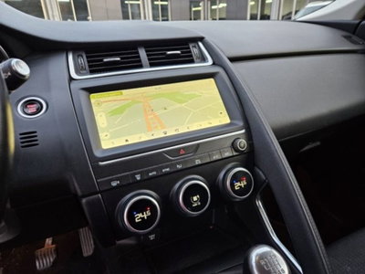Jaguar E-Pace 2.0D 150 CV (13)