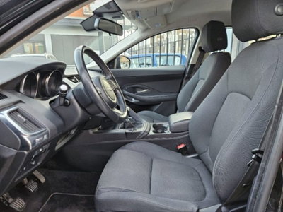 Jaguar E-Pace 2.0D 150 CV (7)