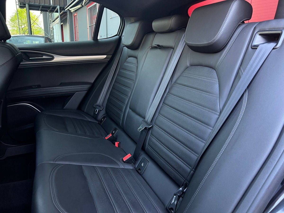 Alfa Romeo Stelvio Stelvio 2.2 Turbodiesel 210 CV AT8 Q4 Veloce Tì (11)