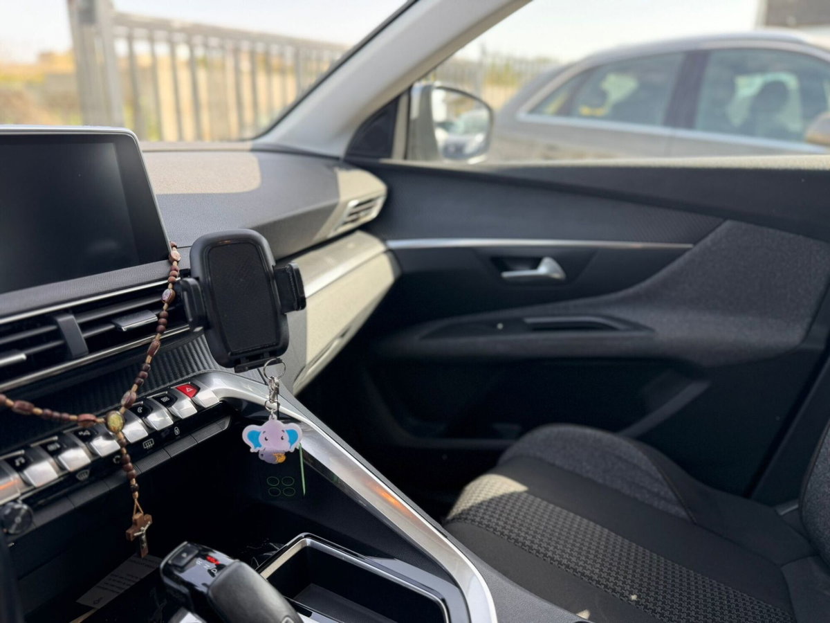 Peugeot 3008 BlueHDi 130 S&S EAT8 GT Line (11)