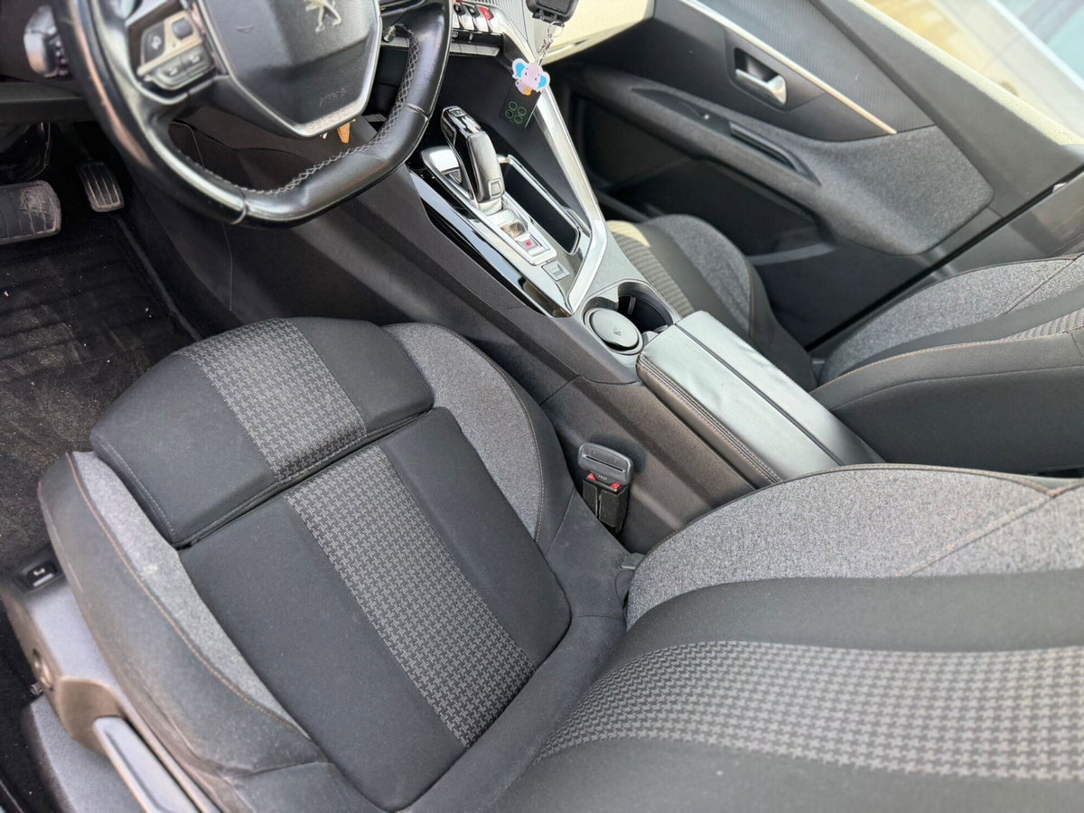 Peugeot 3008 BlueHDi 130 S&S EAT8 GT Line (13)