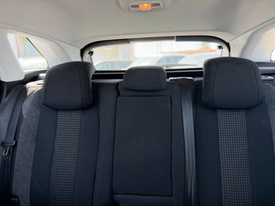 Peugeot 3008 BlueHDi 130 S&S EAT8 GT Line (15)