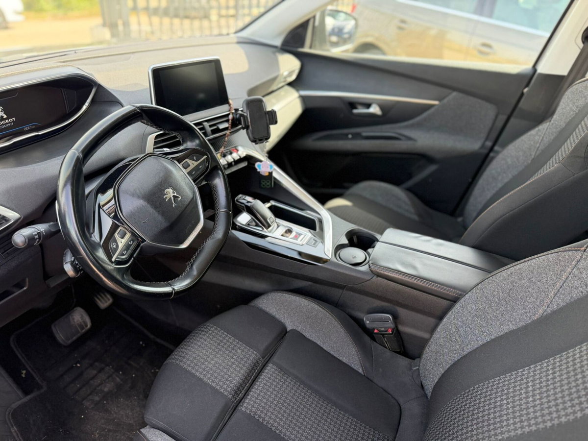 Peugeot 3008 BlueHDi 130 S&S EAT8 GT Line (9)