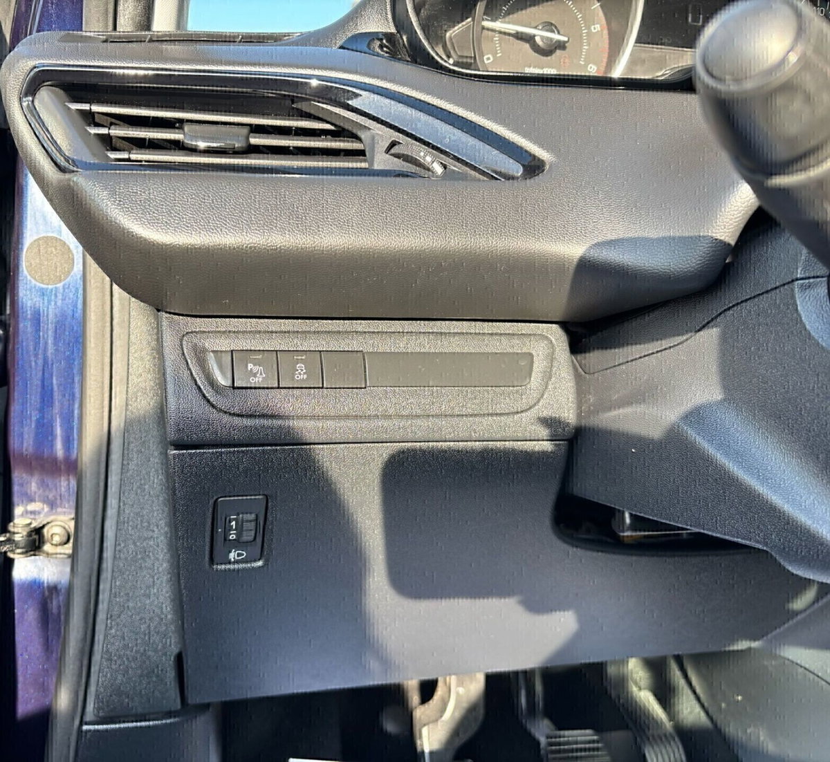 Peugeot 208 75 5 porte Allure (8)