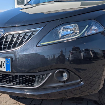 Lancia Ypsilon 1.2 69 CV 5 porte Gold (2)