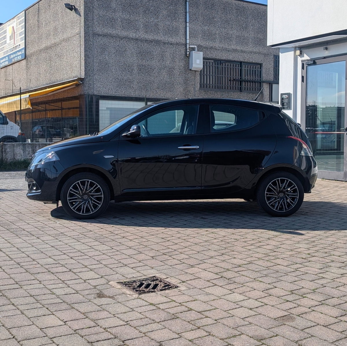Lancia Ypsilon 1.2 69 CV 5 porte Gold (3)