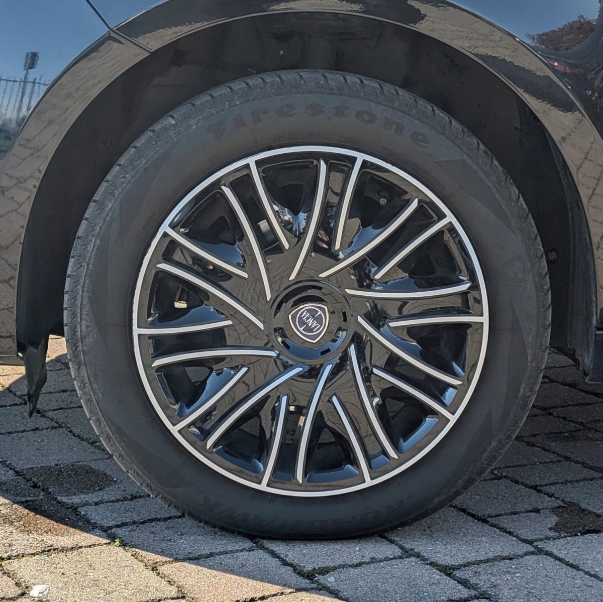 Lancia Ypsilon 1.2 69 CV 5 porte Gold (6)