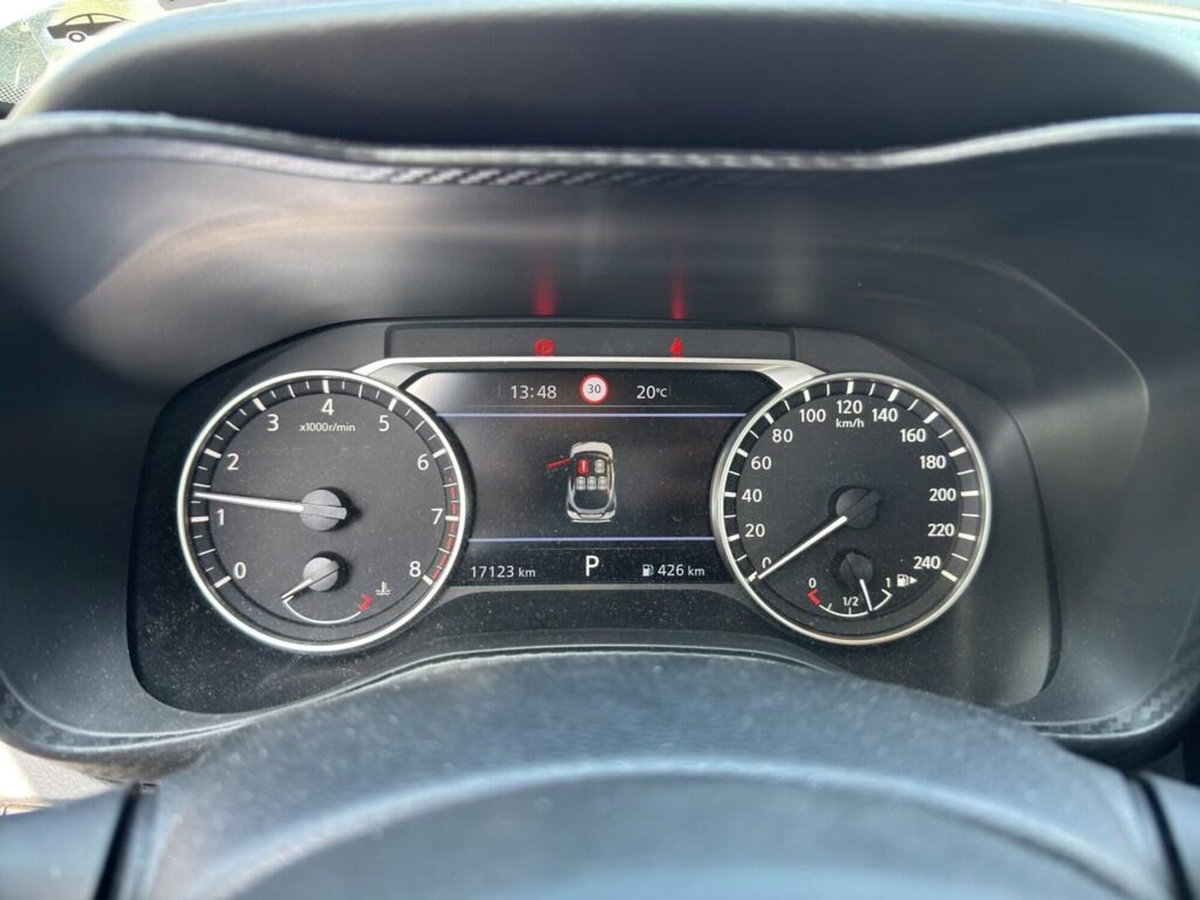 Nissan Juke 1.0 dig-t Acenta 114cv dct (11)