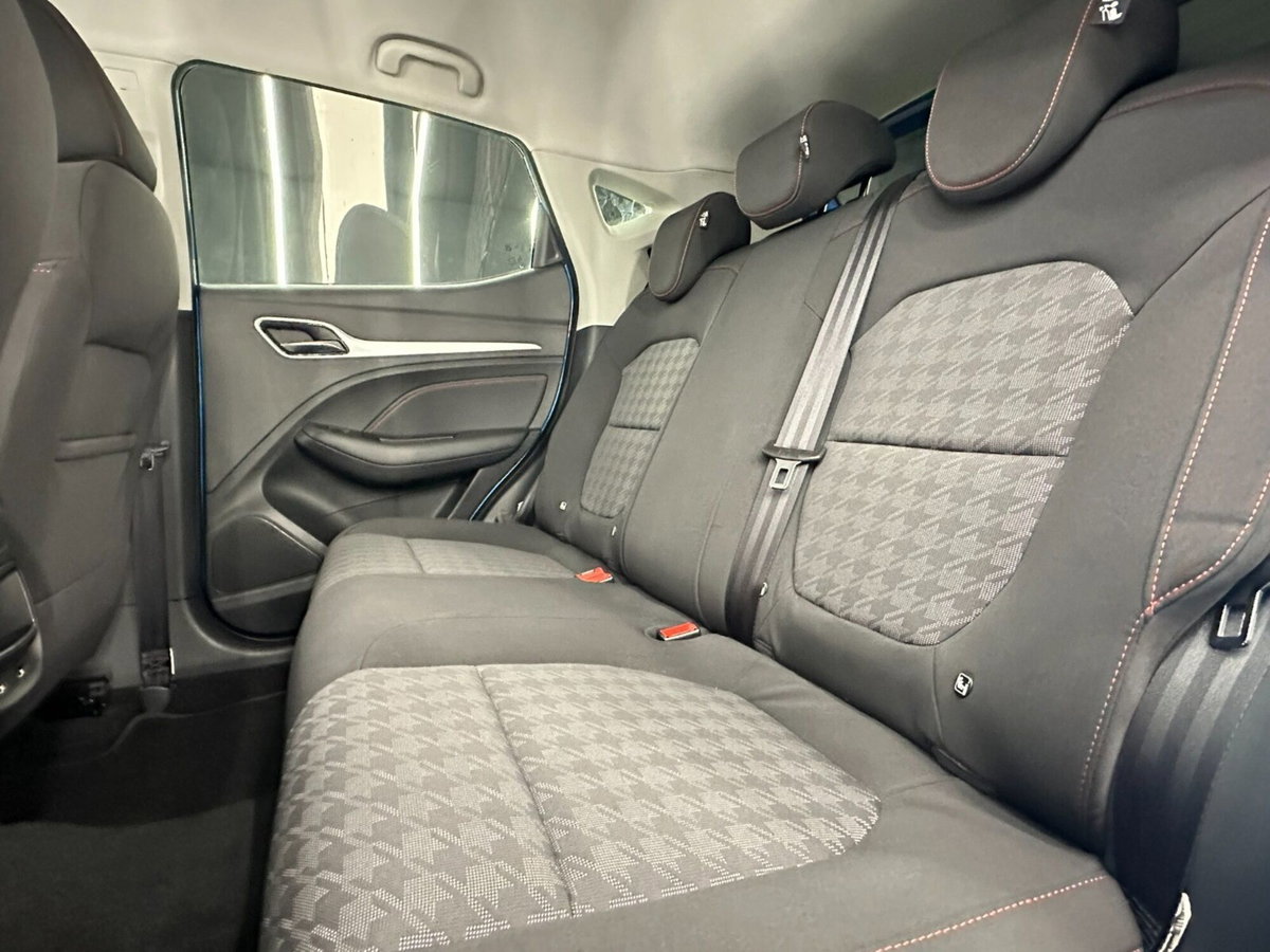 Mg ZS ZS 1.0 Luxury (19)