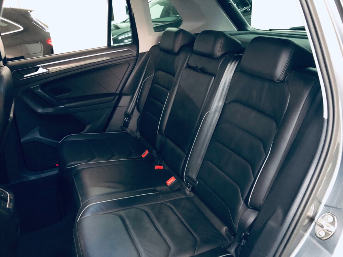 Volkswagen Tiguan 2.0 TDI SCR DSG 4MOTION Executive BMT (2)