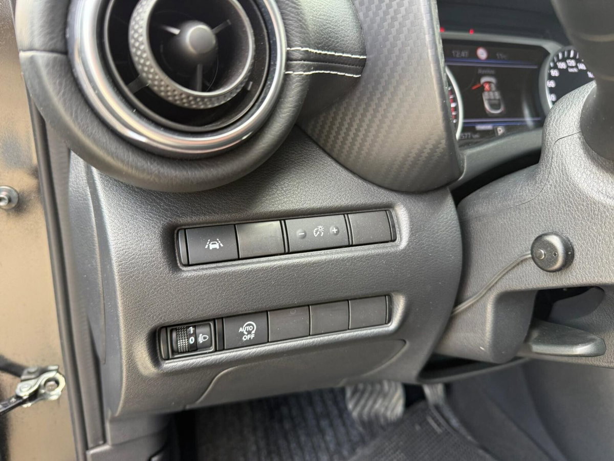 Nissan Juke 1.0 dig-t N-Connecta 114cv (15)
