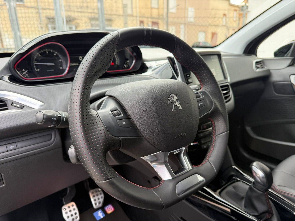 Peugeot 2008 BlueHDi 100 S&S GT Line (16)