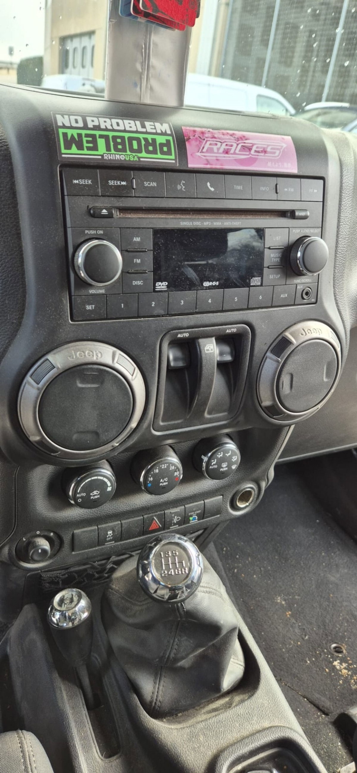 Jeep Wrangler Unlimited 2.8 CRD DPF Sahara (10)
