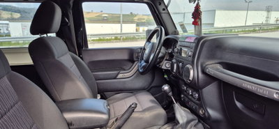 Jeep Wrangler Unlimited 2.8 CRD DPF Sahara (7)