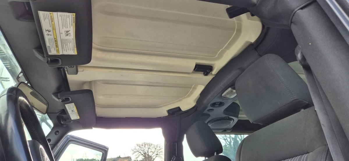 Jeep Wrangler Unlimited 2.8 CRD DPF Sahara (8)