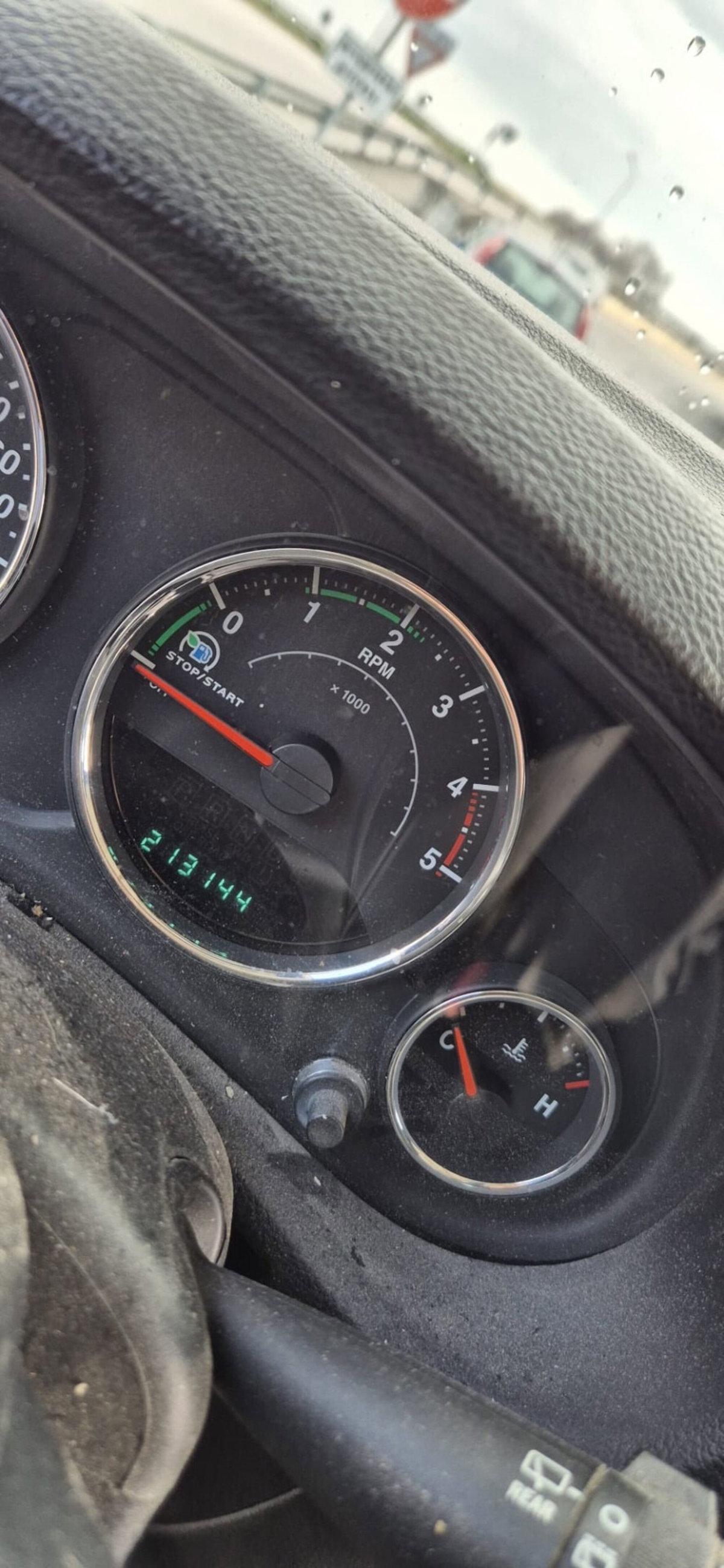 Jeep Wrangler Unlimited 2.8 CRD DPF Sahara (9)