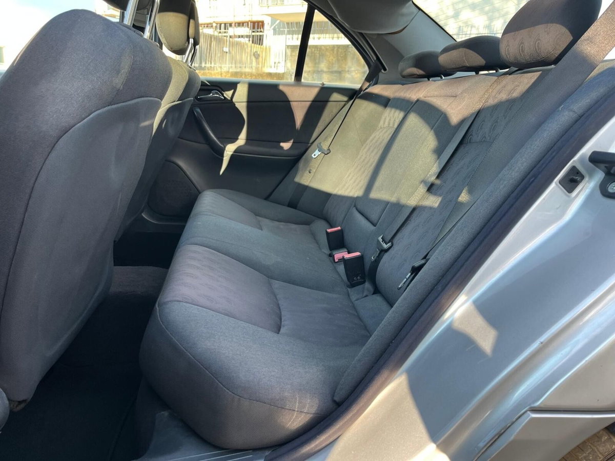 Mercedes-Benz Classe C 220 CDI cat Elegance (14)
