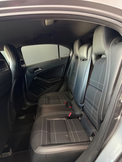 Mercedes-Benz Classe A 180 CDI Automatic Premium (18)