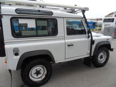 Land Rover Defender 90 2.2 TD4 Station Wagon N1 (3)