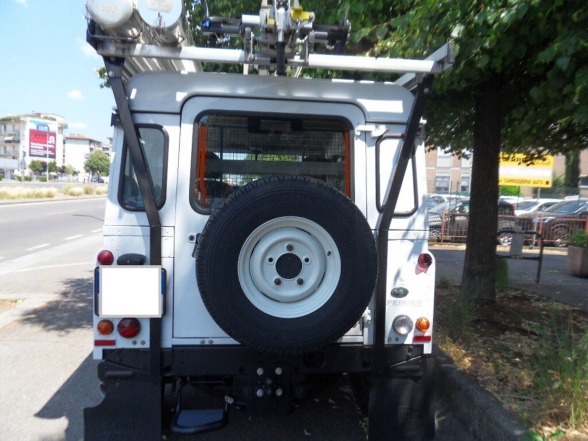 Land Rover Defender 90 2.2 TD4 Station Wagon N1 (6)
