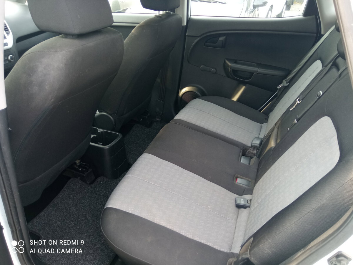 Kia Venga 1.4 CVVT Active (10)