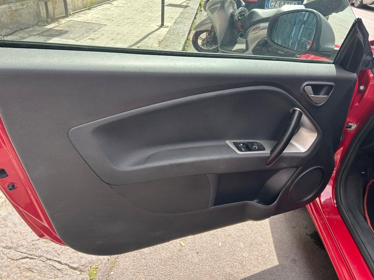 Alfa Romeo MiTo 1.3 JTDm 85 CV S&S Distinctive (11)