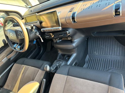 Citroen C4 Cactus BlueHDi 100 S&S Shine (8)