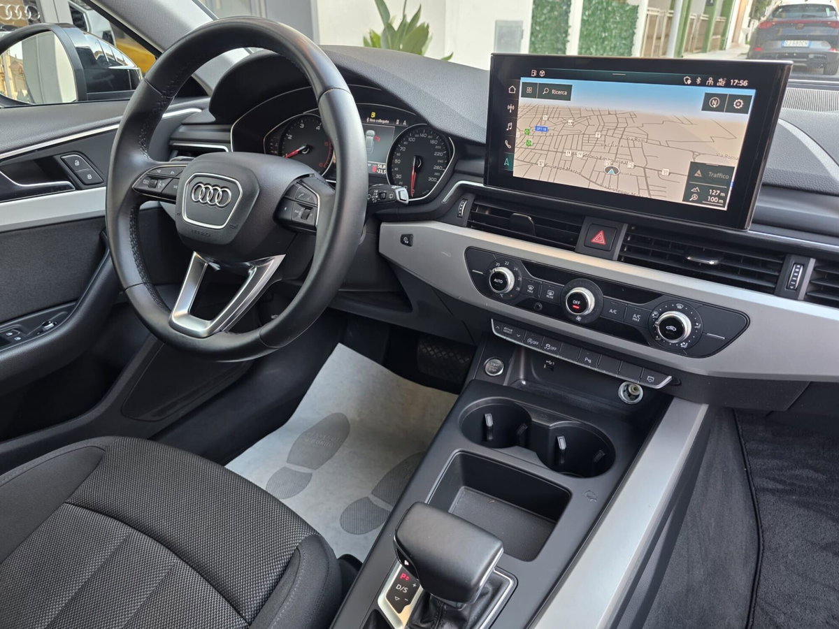 Audi A4 Avant 30 TDI/136 CV S tronic Business Advanced (12)
