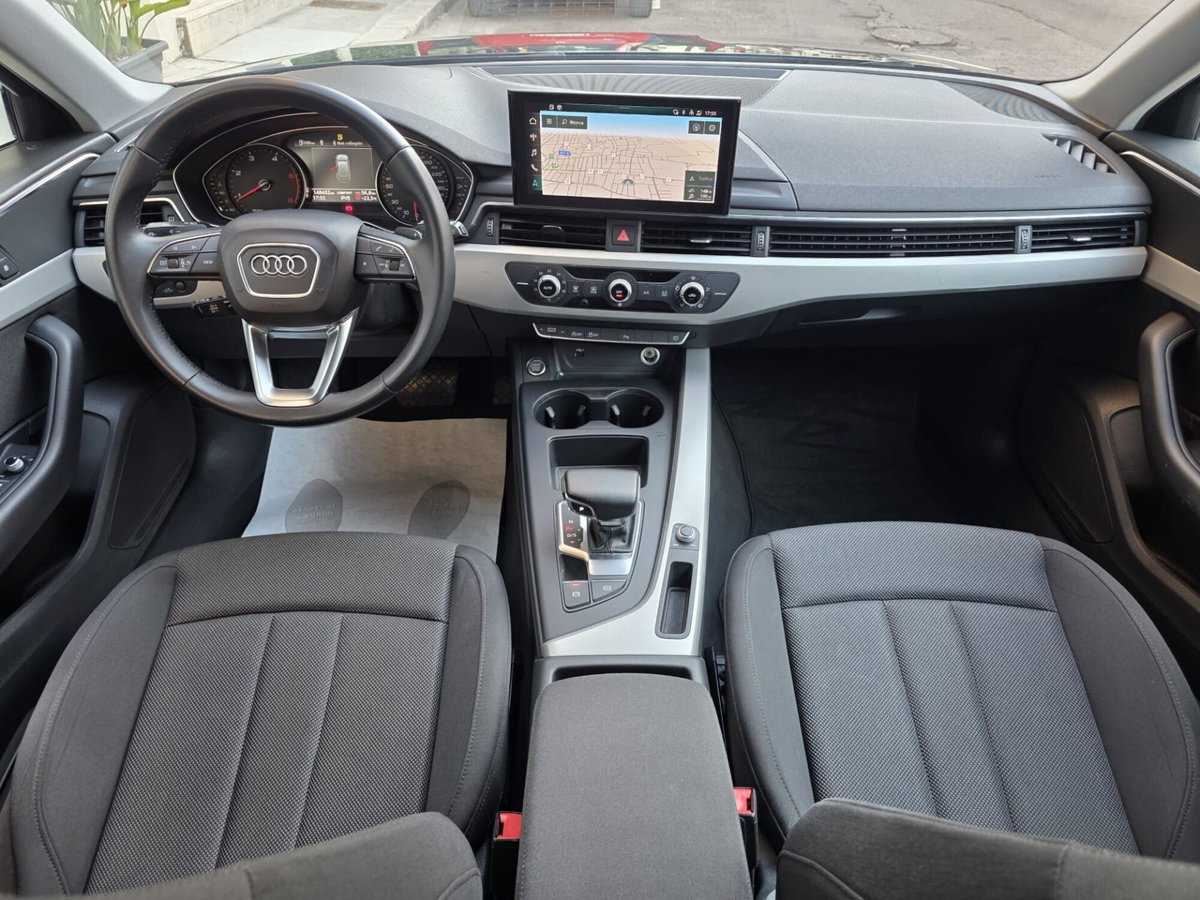 Audi A4 Avant 30 TDI/136 CV S tronic Business Advanced (13)